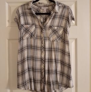 Super soft plaid maternity shirt